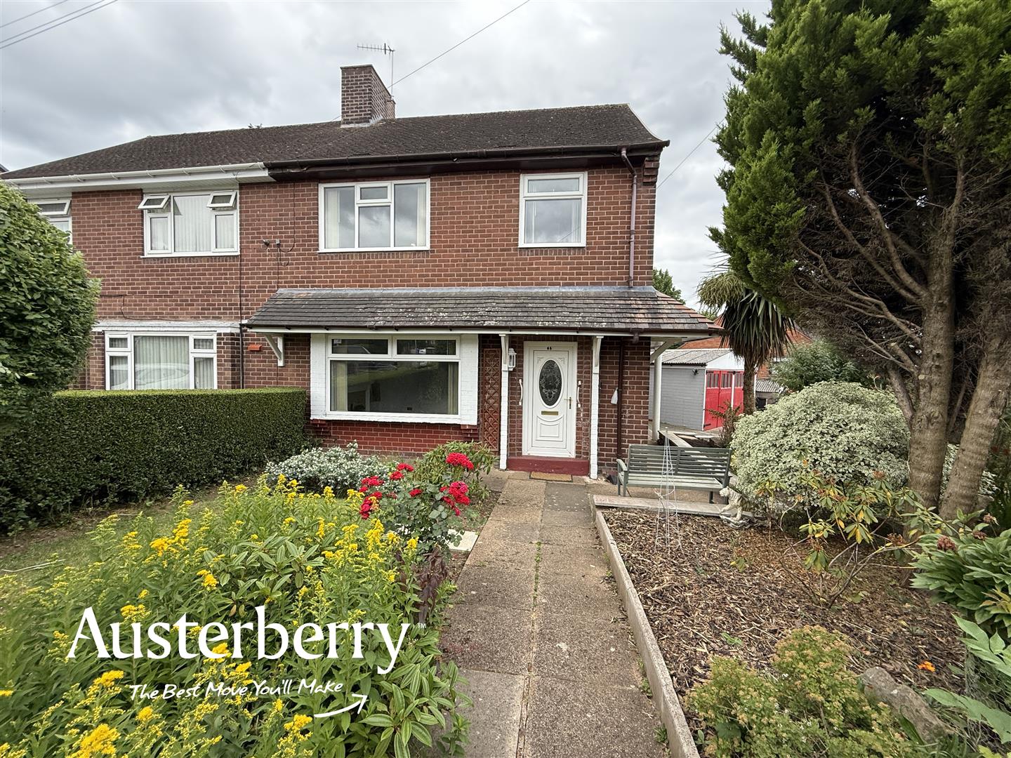 3 bed property in Hollybush Road, Stoke-On-Trent